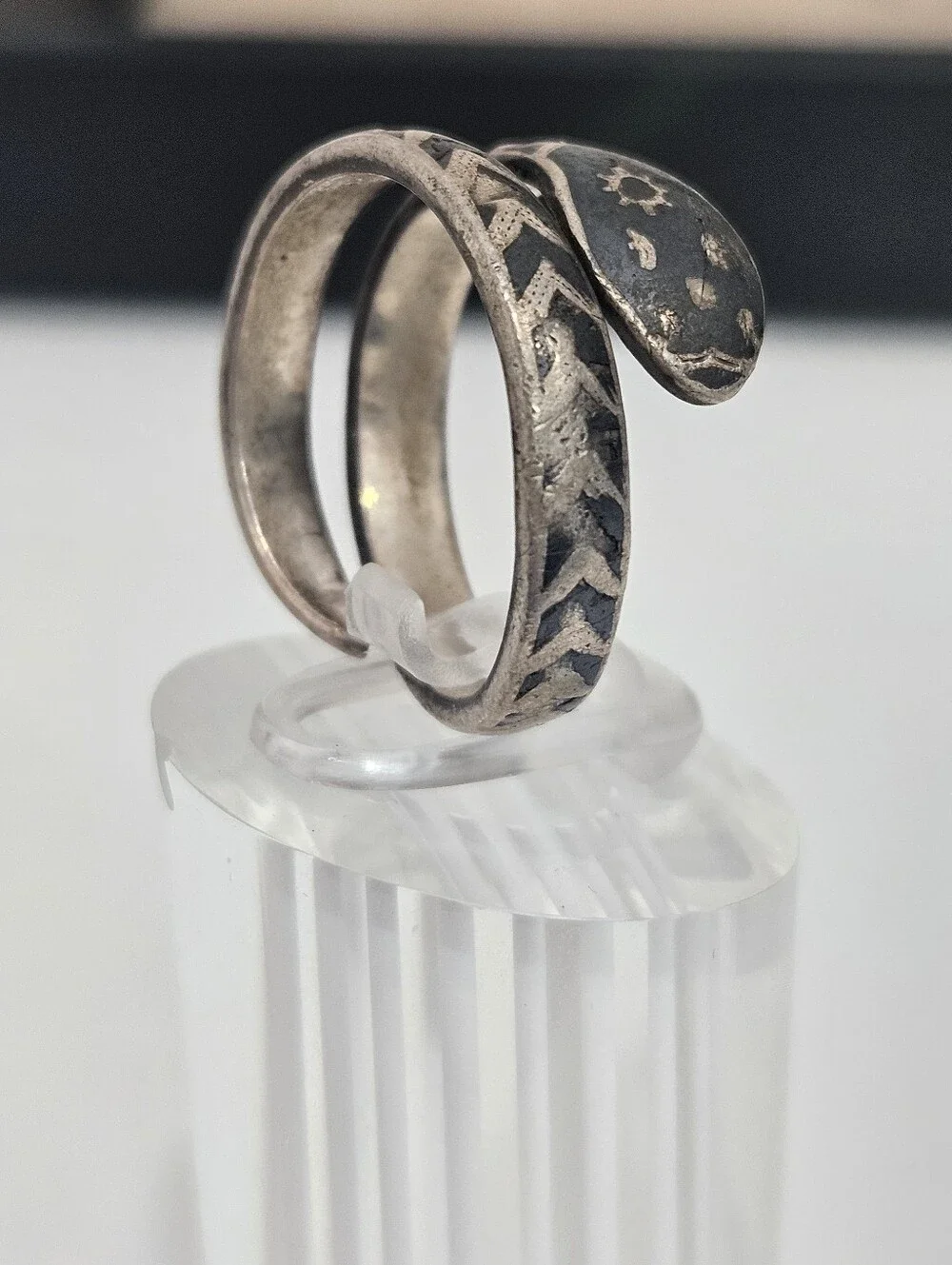 Sterling Silver Native Style Coiled Snake Wrap Ring Oxidized 925 Vintage Chevron